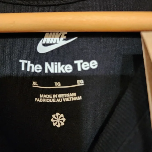 Nike Black & Gold Long Sleeve Shirt, XL - Picture 4 of 8